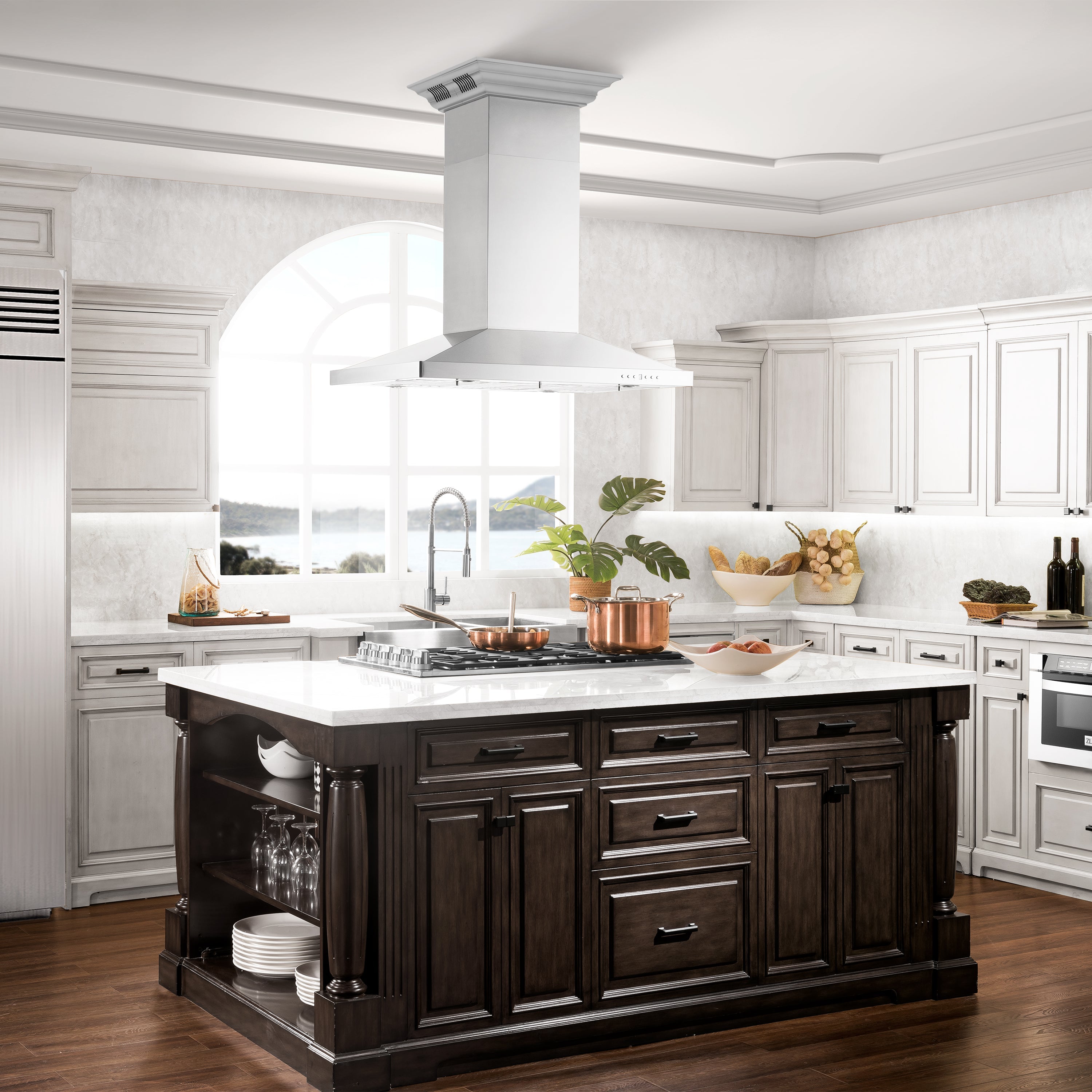 48" ZLINE CrownSoundâ¢Ducted Vent Island Mount Range Hood in Stainless Steel with Built-in Bluetooth Speakers (GL2iCRN-BT-48)