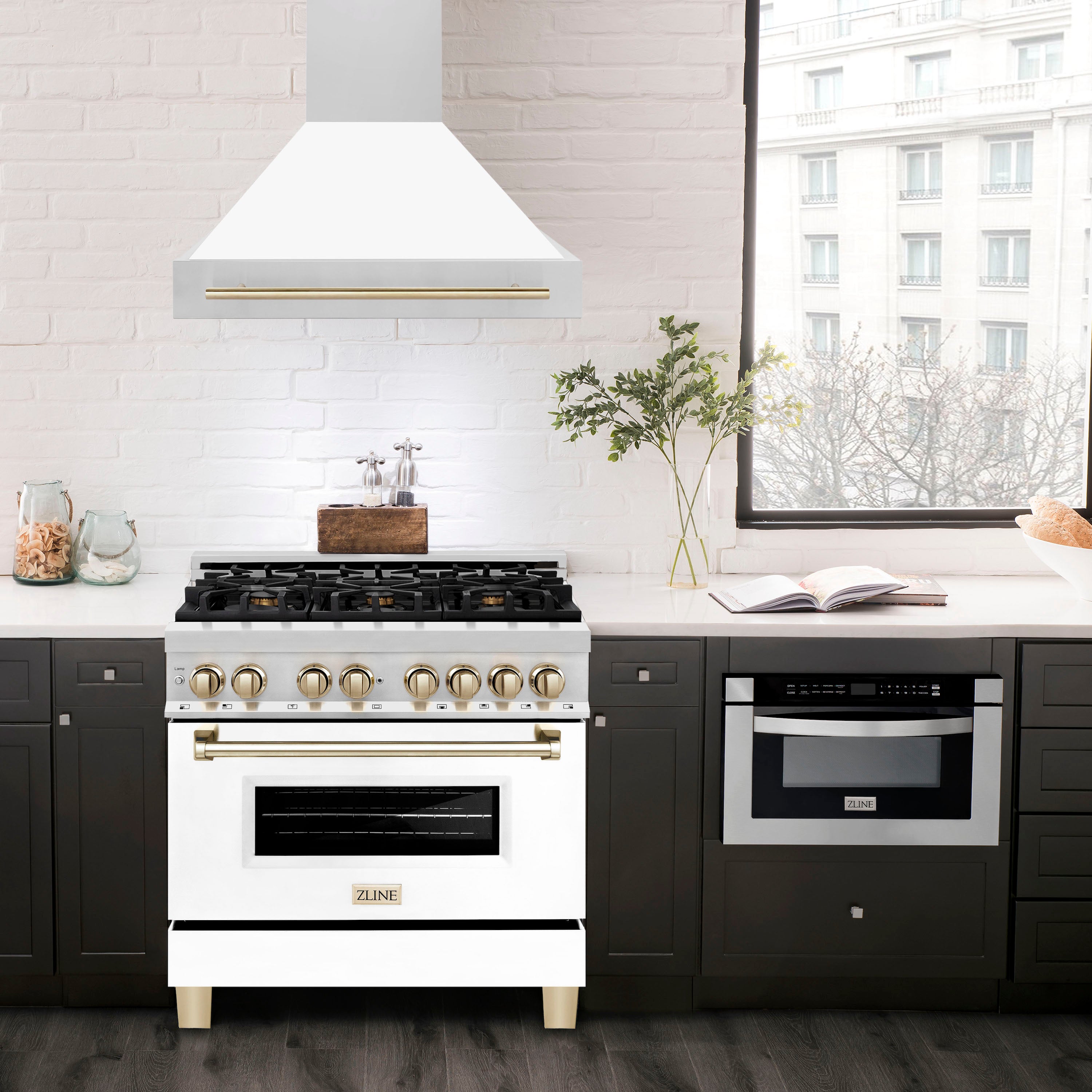 ZLINE Autograph Edition 36 in. Stainless Steel Range Hood with White Matte Shell and Polished Gold Handle (8654STZ-WM36-G)