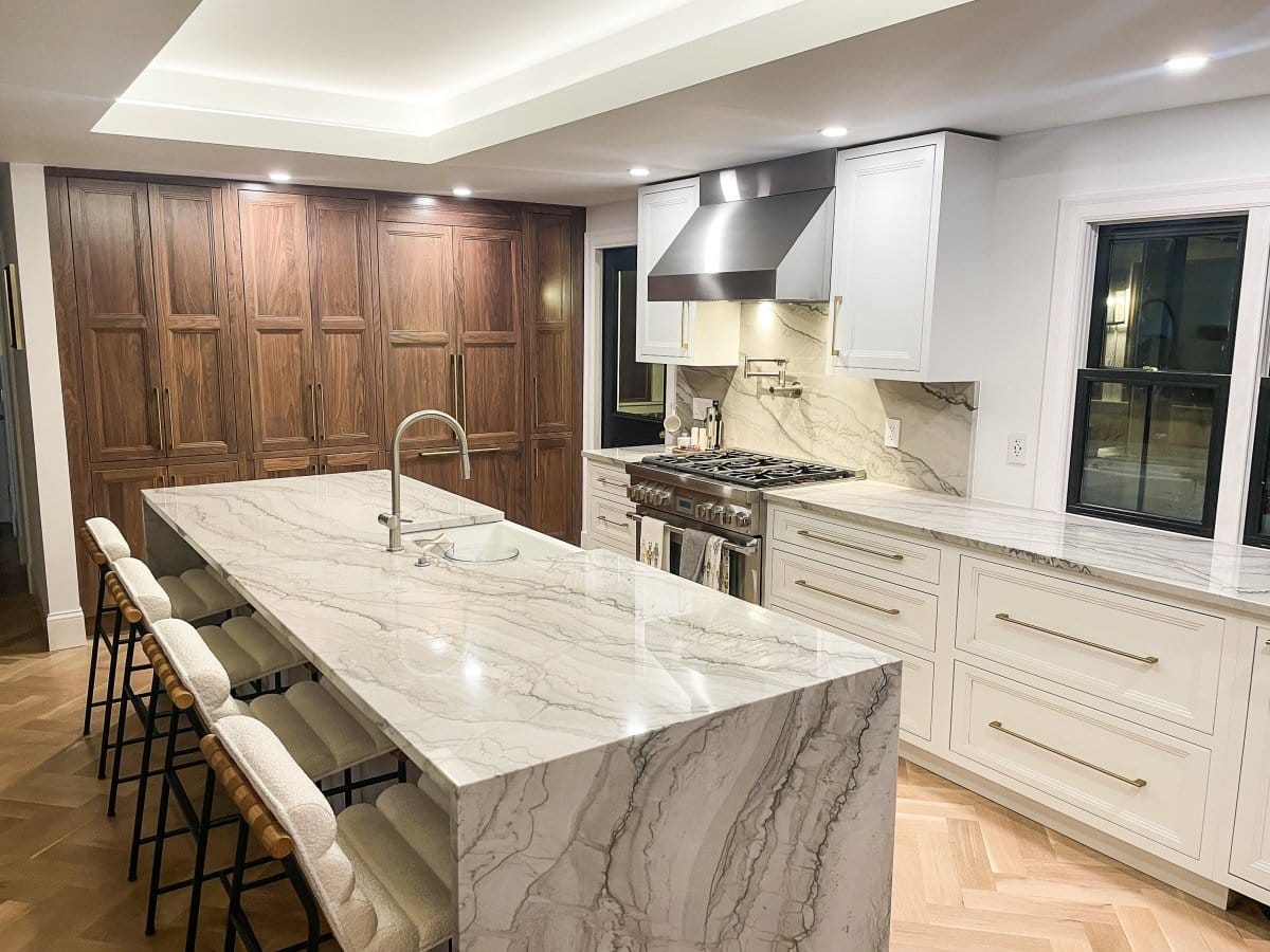 Proline PLJW 105 Under-Cabinet Range Hood Installed in a Stylish Modern Kitchen