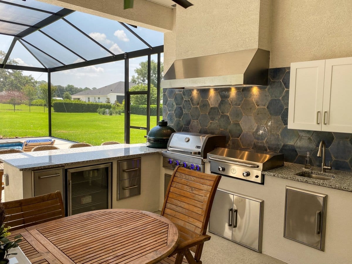 Proline Under-Cabinet Range Hood Installed in a Luxury Modern Kitchen
