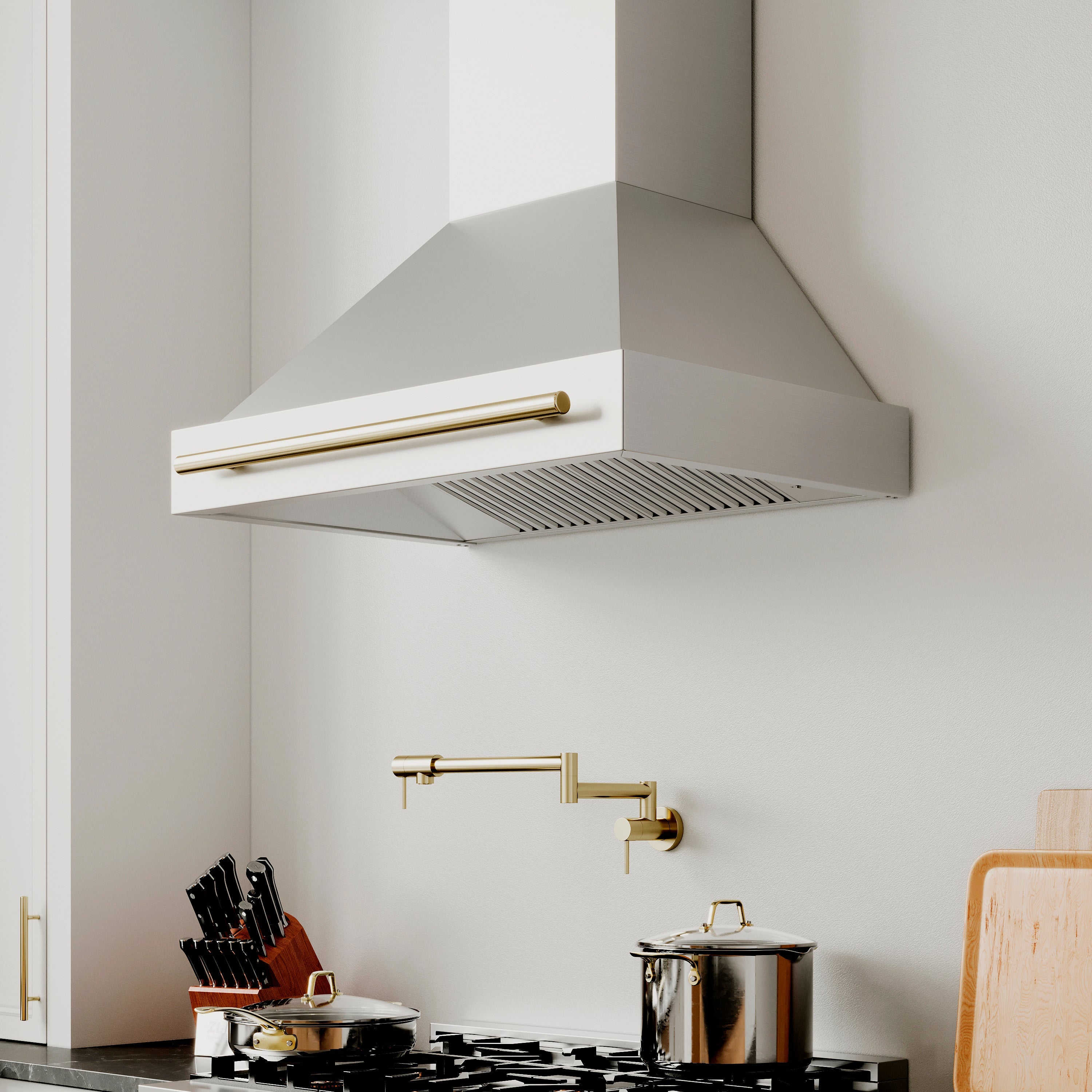 ZLINE Autograph Edition 36 in. Stainless Steel Range Hood with Stainless Steel Shell and Polished Gold Handle (8654STZ-36-G)