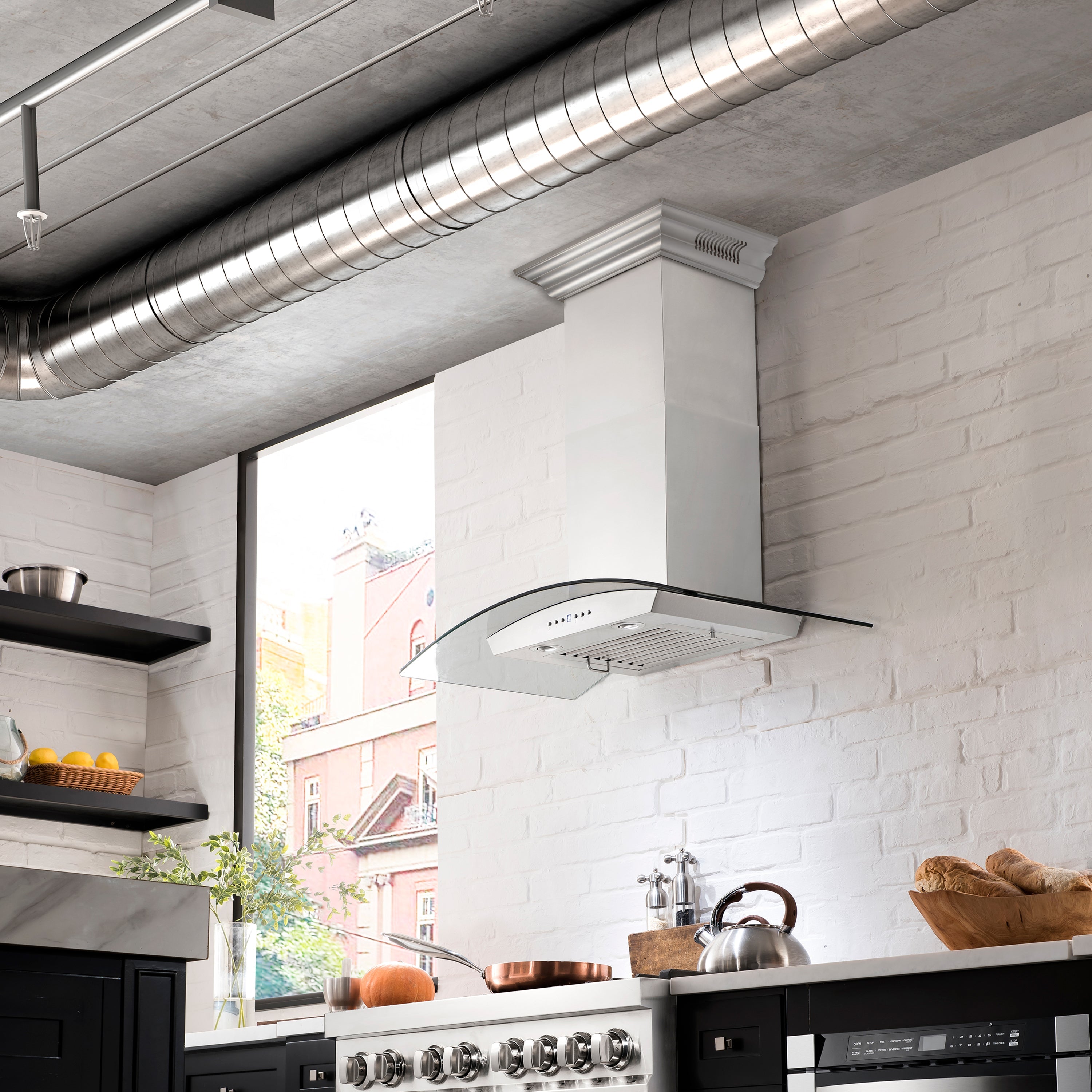 36" ZLINE CrownSoundâ¢Ducted Vent Wall Mount Range Hood in Stainless Steel with Built-in Bluetooth Speakers (KZCRN-BT-36)